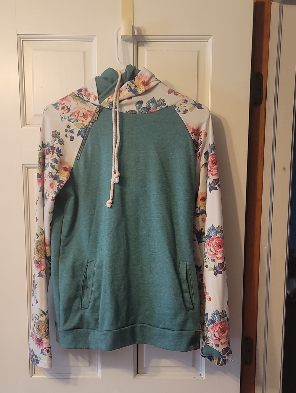 AMPERSAND AVE Teal Pullover with Floral Sleeves